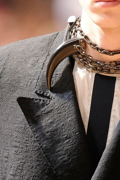 Look 24